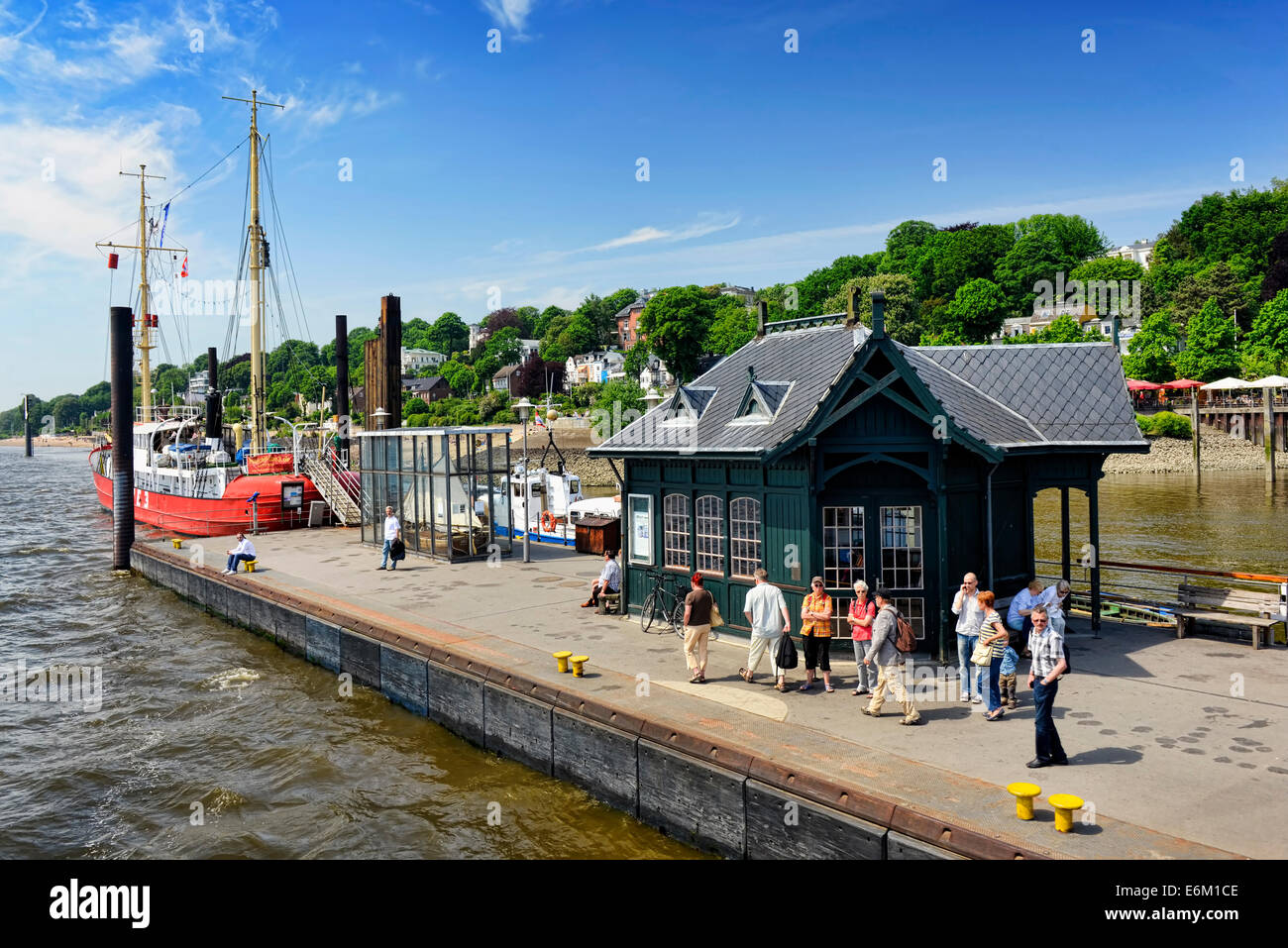 Museumshafen Övelgönne und Elbufer von Othmarschen in Hamburg, Deutschland, Europa Stock Photo