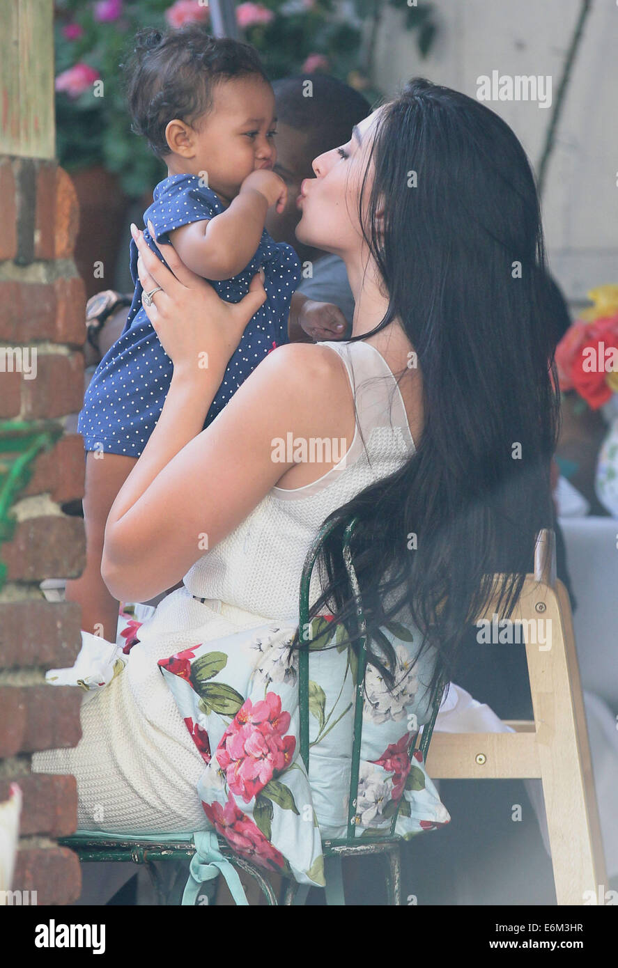 Reggie Bush, Lilit Avagyan and their baby daughter, Briseis having lunch at  The Ivy on Robertson Boulevard in West Hollywood Featuring: Briseis Bush,Lilit  Avagyan Where: Los Angeles, California, United States When: 20