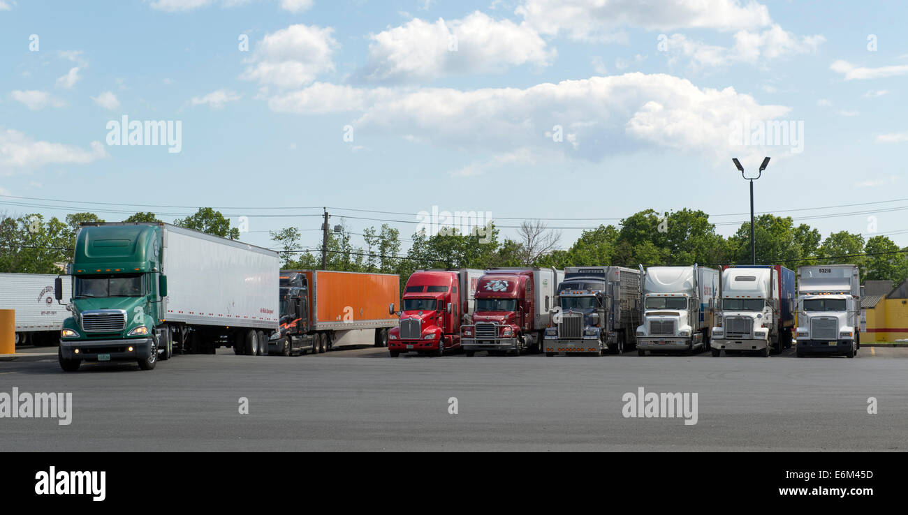 Pilot Travel Centers Truck Stop, Milford, CT. Stock Photo