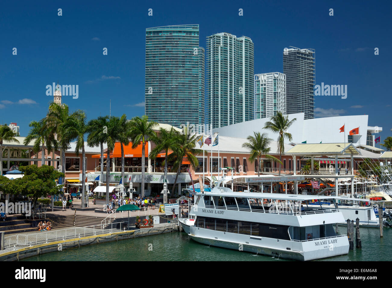 TOUR BOAT QUAY BAYSIDE MARKETPLACE MARINA DOWNTOWN MIAMI FLORIDA USA