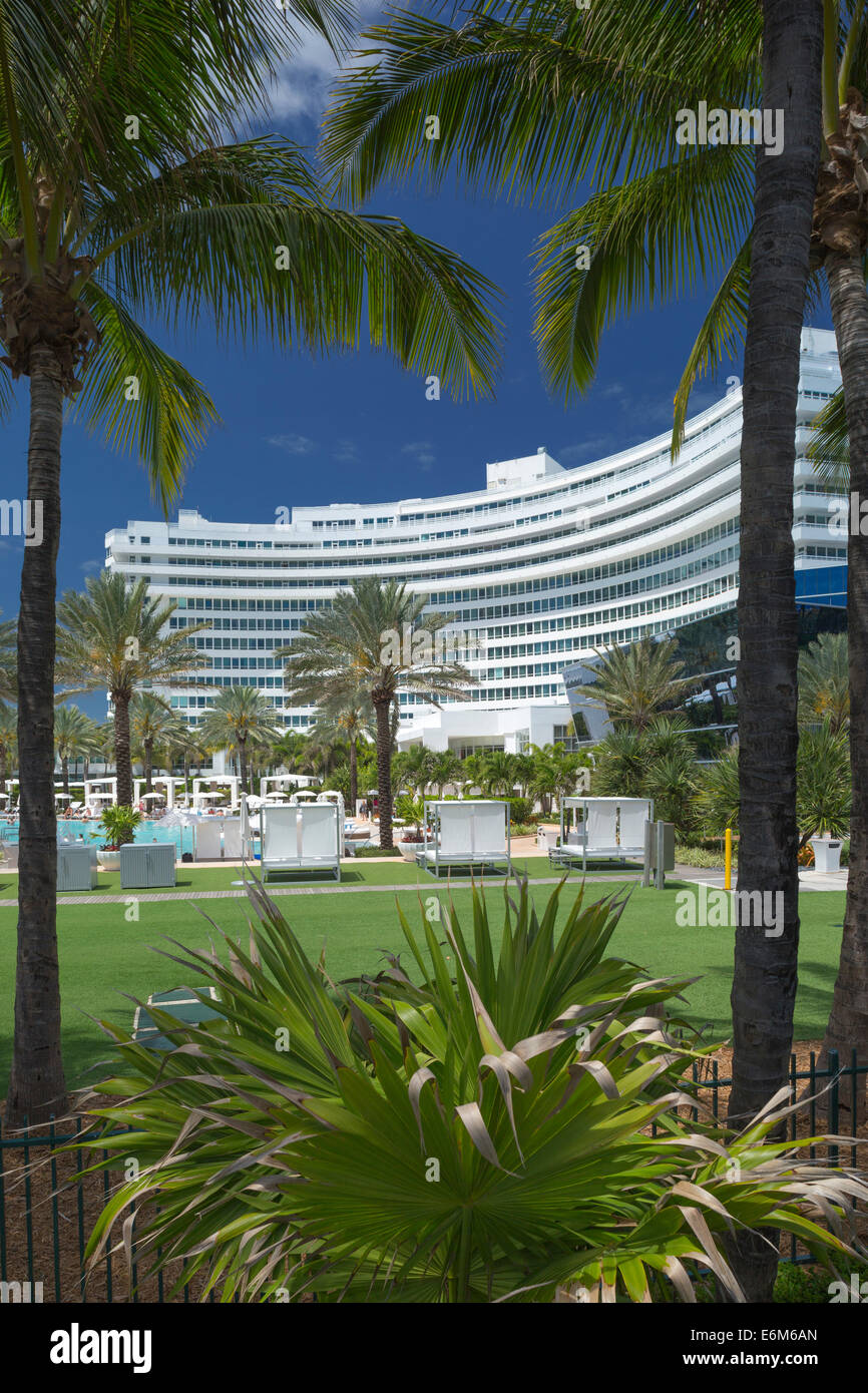 PALM TREES FOUNTAINEBLEAU HILTON HOTEL MIAMI BEACH FLORIDA USA Stock