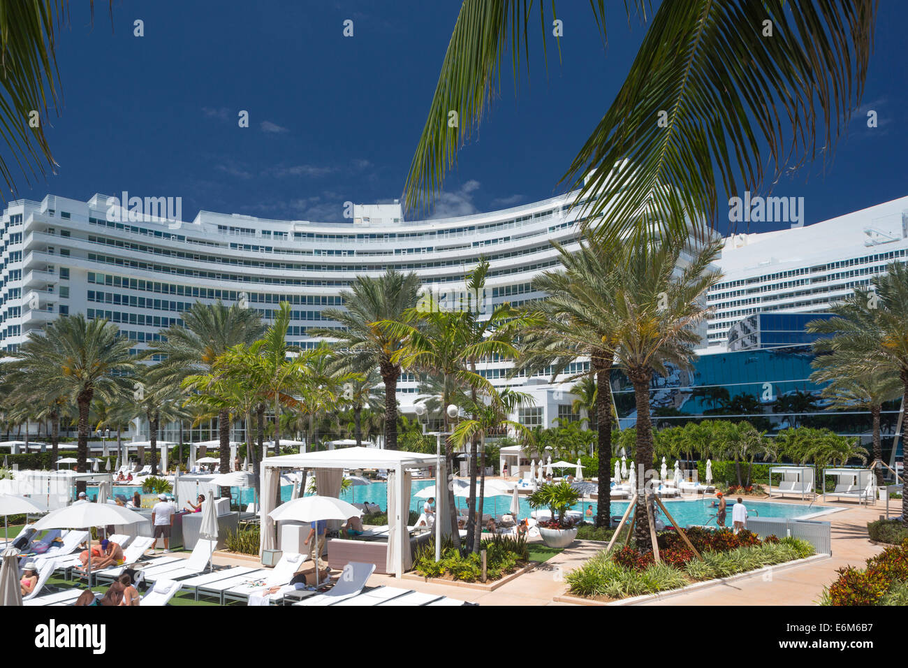 POOLSIDE LOUNGERS FOUNTAINEBLEAU HILTON HOTEL MIAMI BEACH FLORIDA USA