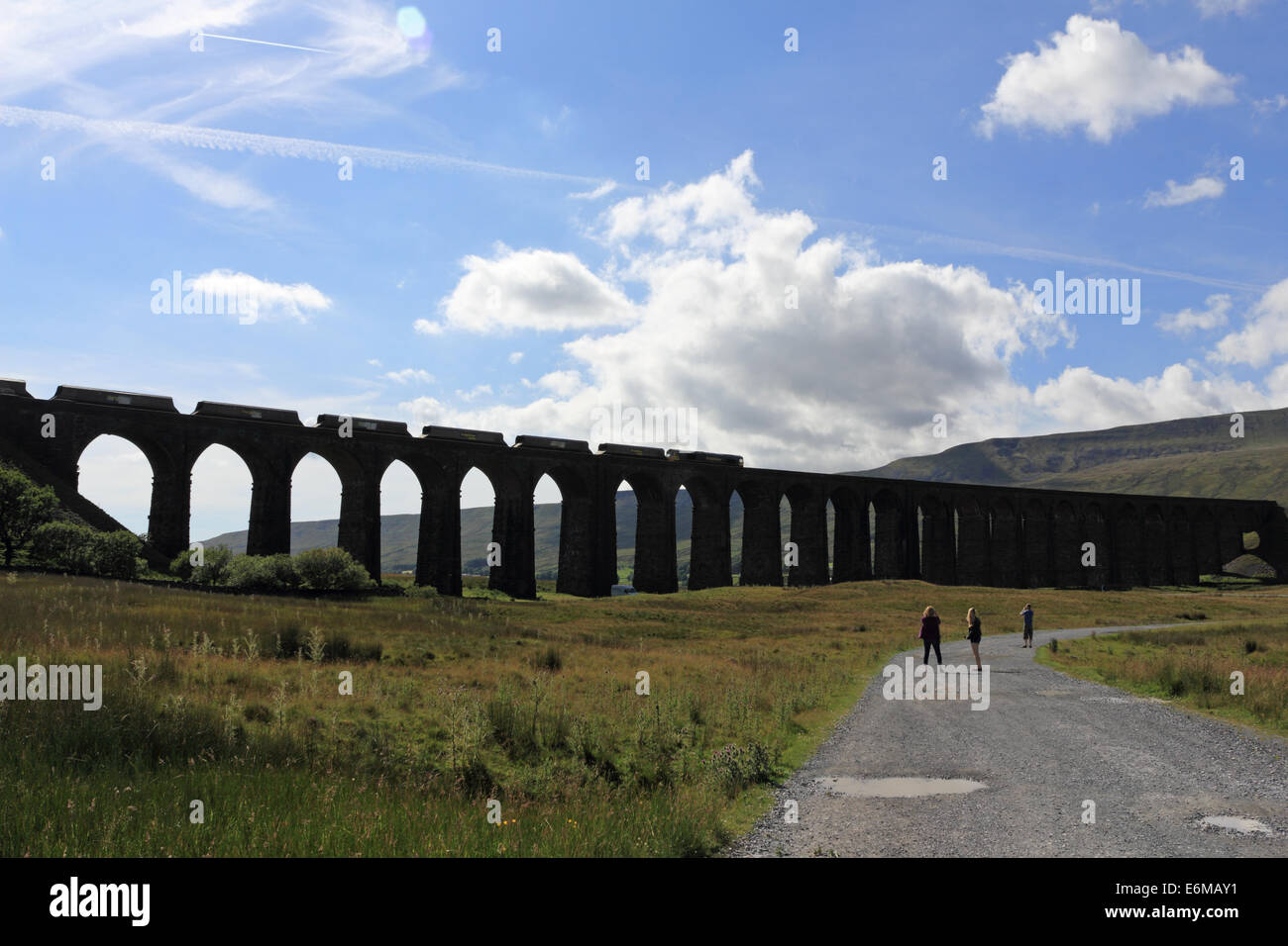 The Ribblehead Viaduct carries the Settle-Carlisle Railway across the River Ribble at Ribblehead, North Yorkshire, England. Stock Photo