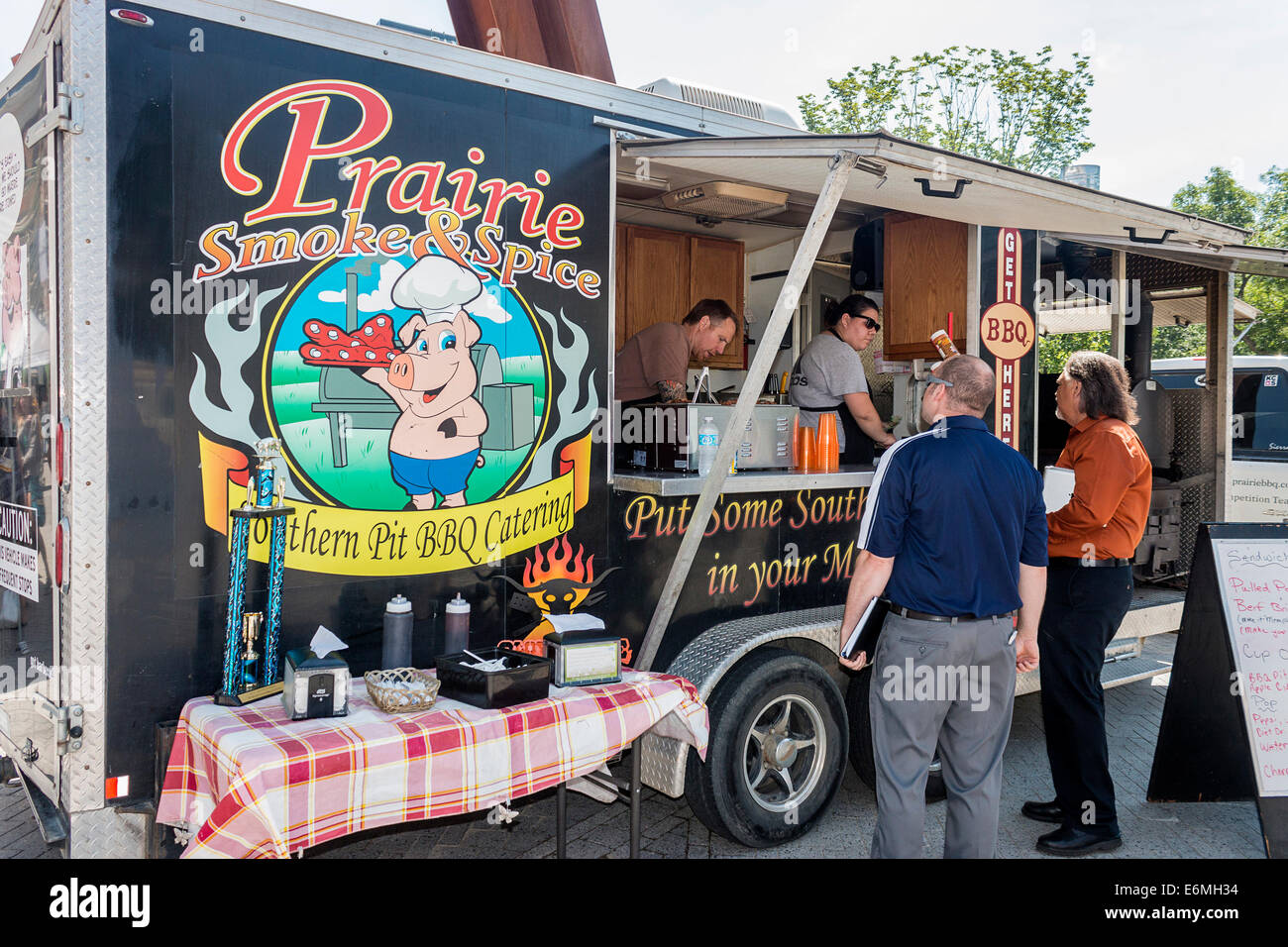 BBQ food truck, Prairie Smoke & Spice at Regina's twice weekly farmer's market, Regina, Saskatchewan, Canada. Stock Photo
