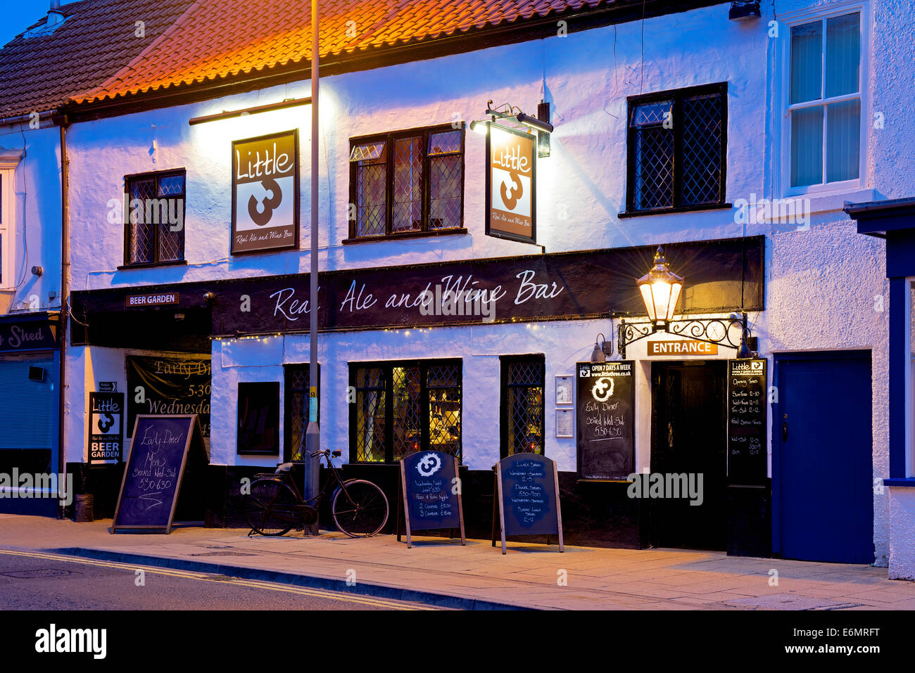 Little three pub hires stock photography and images Alamy