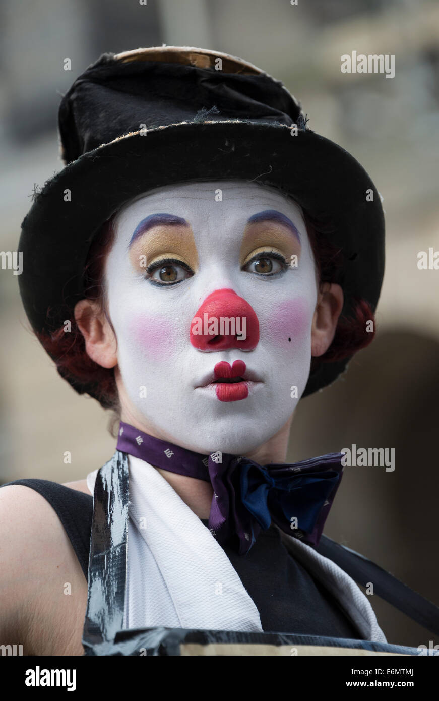 Edinburgh Fringe performer in High Street advertising play. Stock Photo