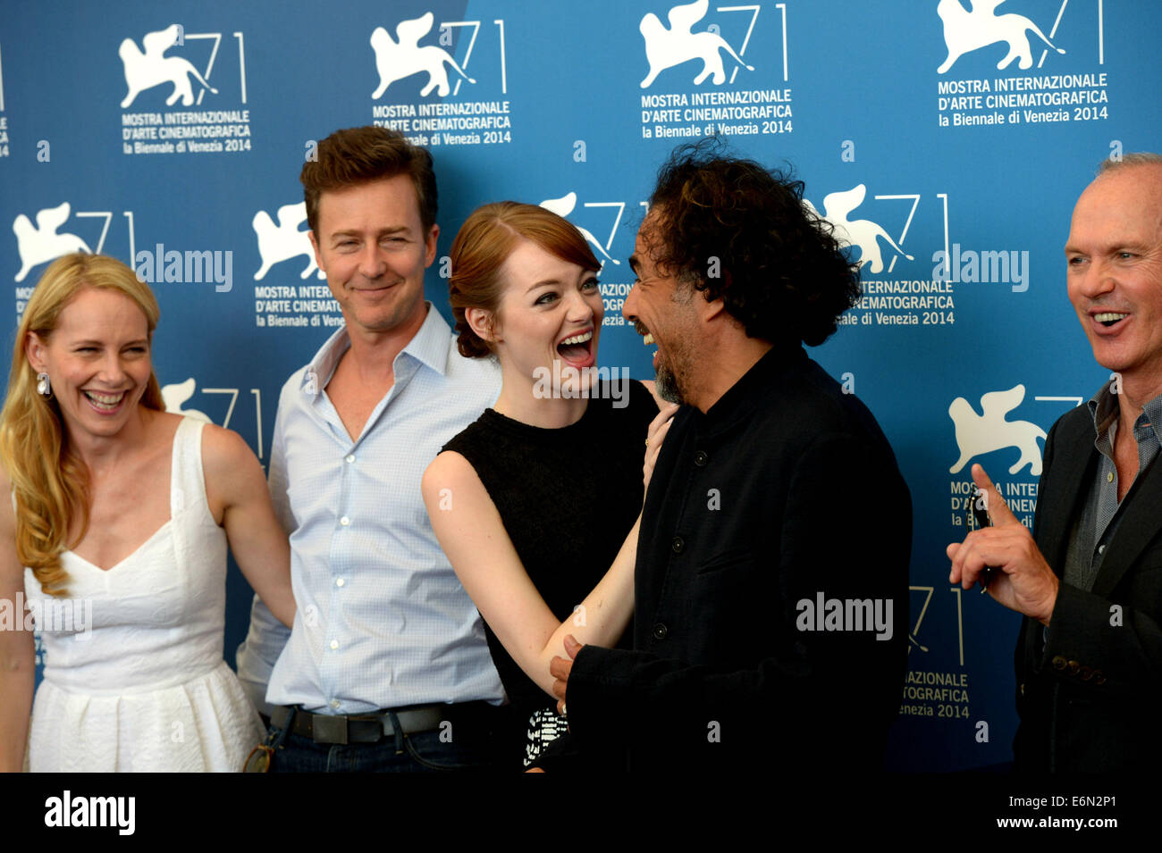 Venice, Emma Stone (3rd L). 27th Aug, 2014. Director Alejandro Inarritu  (2nd R) poses with actors Amy Ryan (L), Edward Norton (2nd L), Emma Stone  (3rd L), and Michael Keaton (R) during