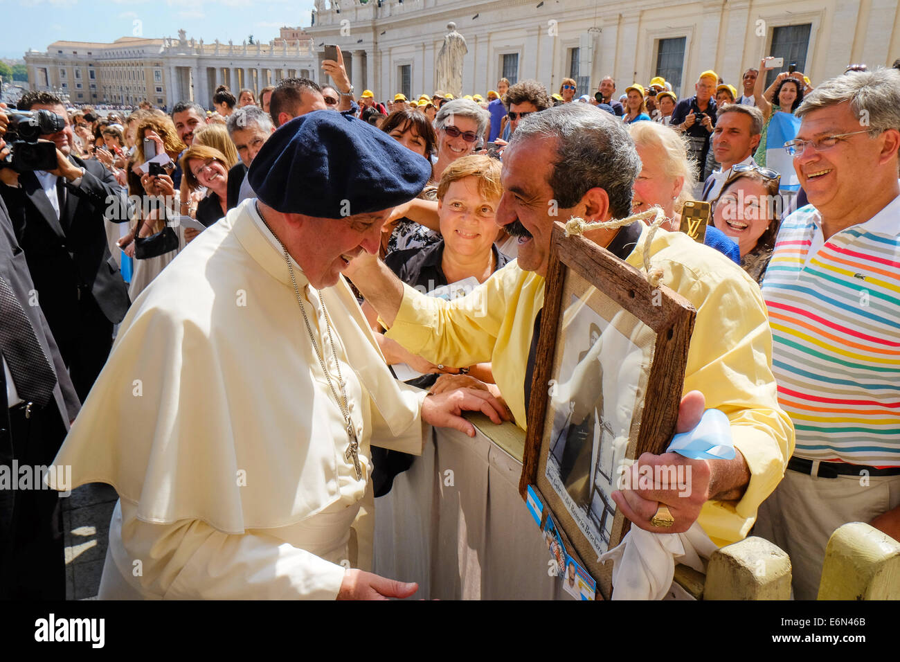 Vatican City. 27th Aug, 2014. Pope Francis wear a Gaucho hat gifted by a pilgrim remembering José Gabriel del Rosario Brocher, a catholic priest from Argentina called 'el cura gaucho' - General Audience of Pope Francis, 27 August 2014 Credit:  Realy Easy Star/Alamy Live News Stock Photo