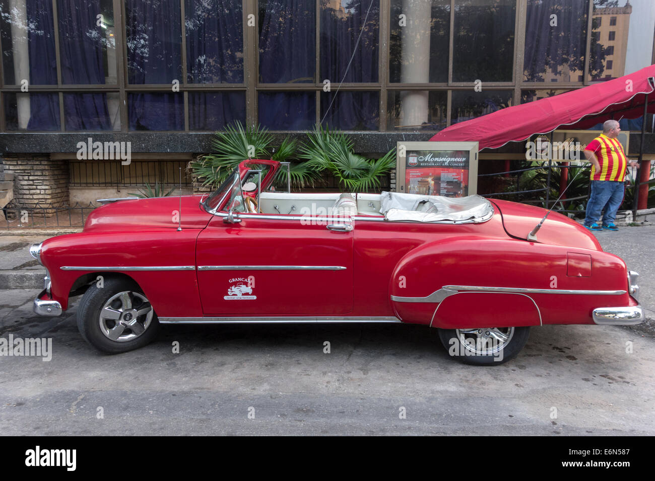 old 1950s Chevrolet car, Havana, Cuba Stock Photo