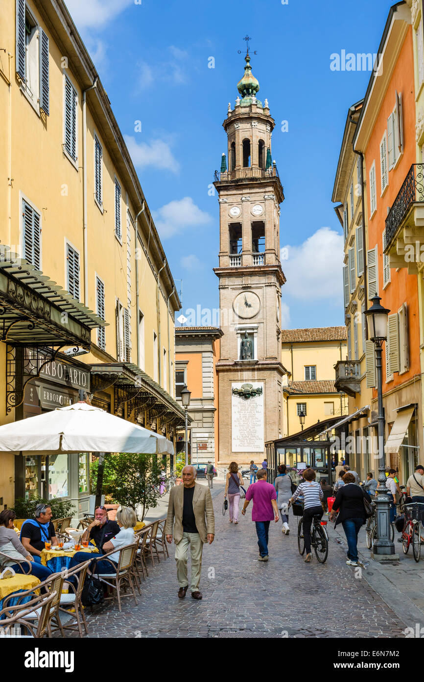 Shops and cafe on Strada Cavouri in the historic city centre, Parma, Emilia Romagna, Italy Stock Photo