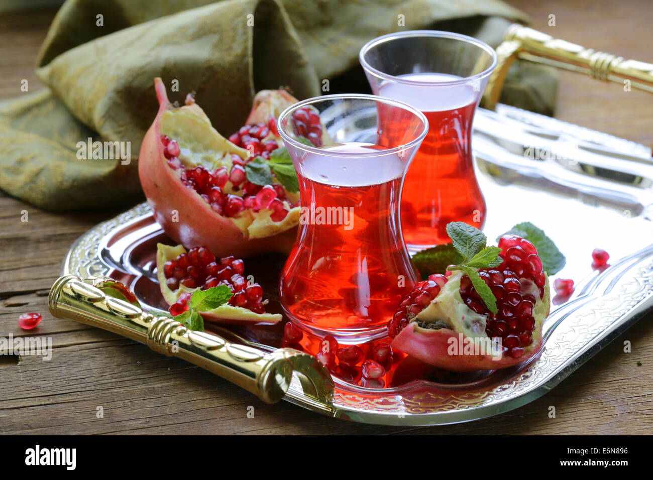 Бокалы гранат. Чай с фруктами. Гранатовый бамбл. Турецкий чай. Зерно кофейное гранат.