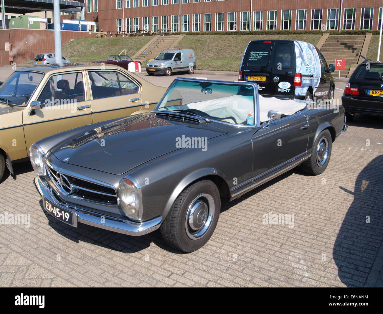 1965 mercedes benz hi-res stock photography and images - Alamy