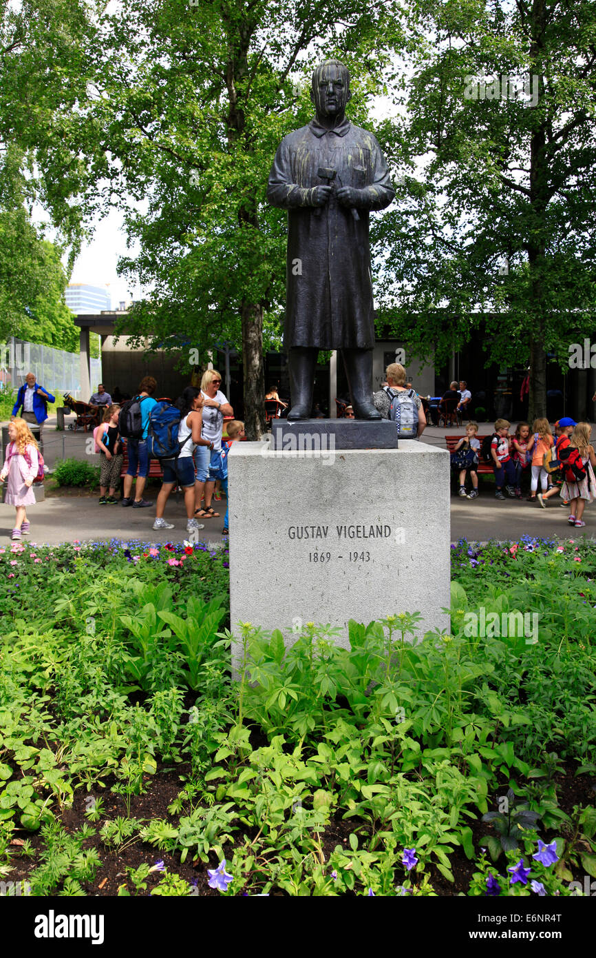 The bronze sculpture of the artist Gustav Vigeland in the Vigeland Park of Oslo. Gustay Vigeland needs 30 years to make all sculptures. Photo: Klaus Nowottnick Date: June 3, 2014 Stock Photo