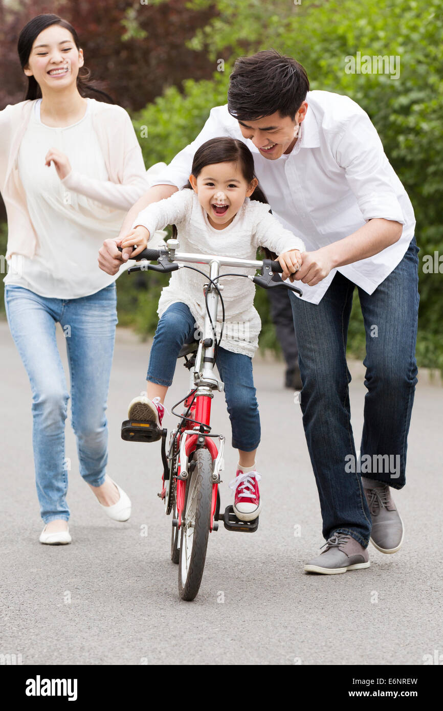 teaching a 4 year old to ride a bike