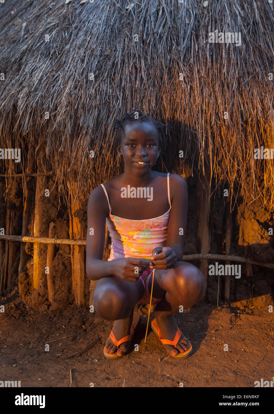 Anuak Tribe Girl In Abobo, The Former Anuak King Village, Gambela Region, Ethiopia Stock Photo