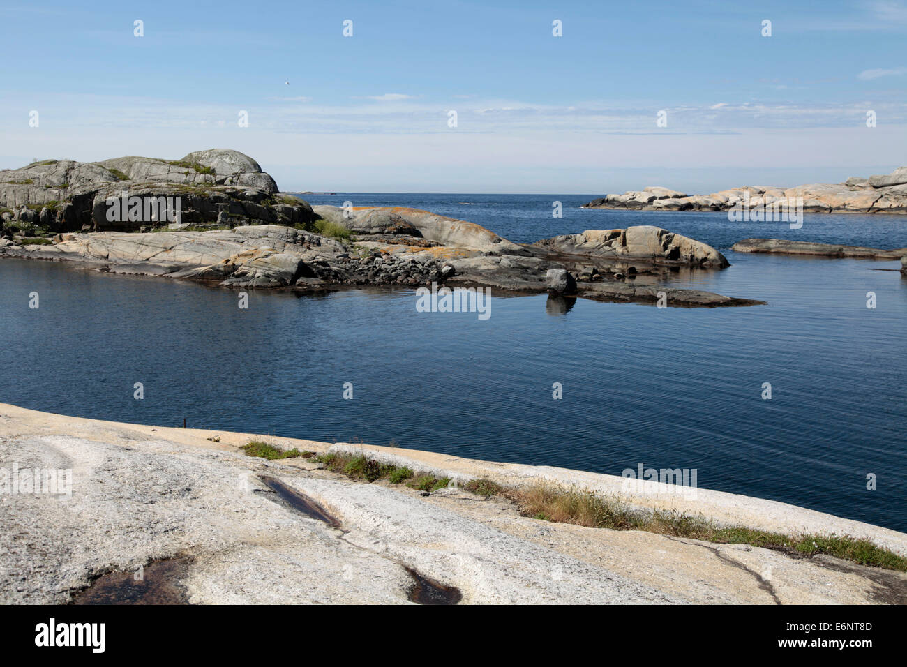 The skerries at Verdens Ende are numerous and a magic of nature. The Norwegian end of the world - or 'Verdens Ende' - is located in the Oslo fjord. Photo: Klaus Nowottnick Date: June 6, 2014 Stock Photo