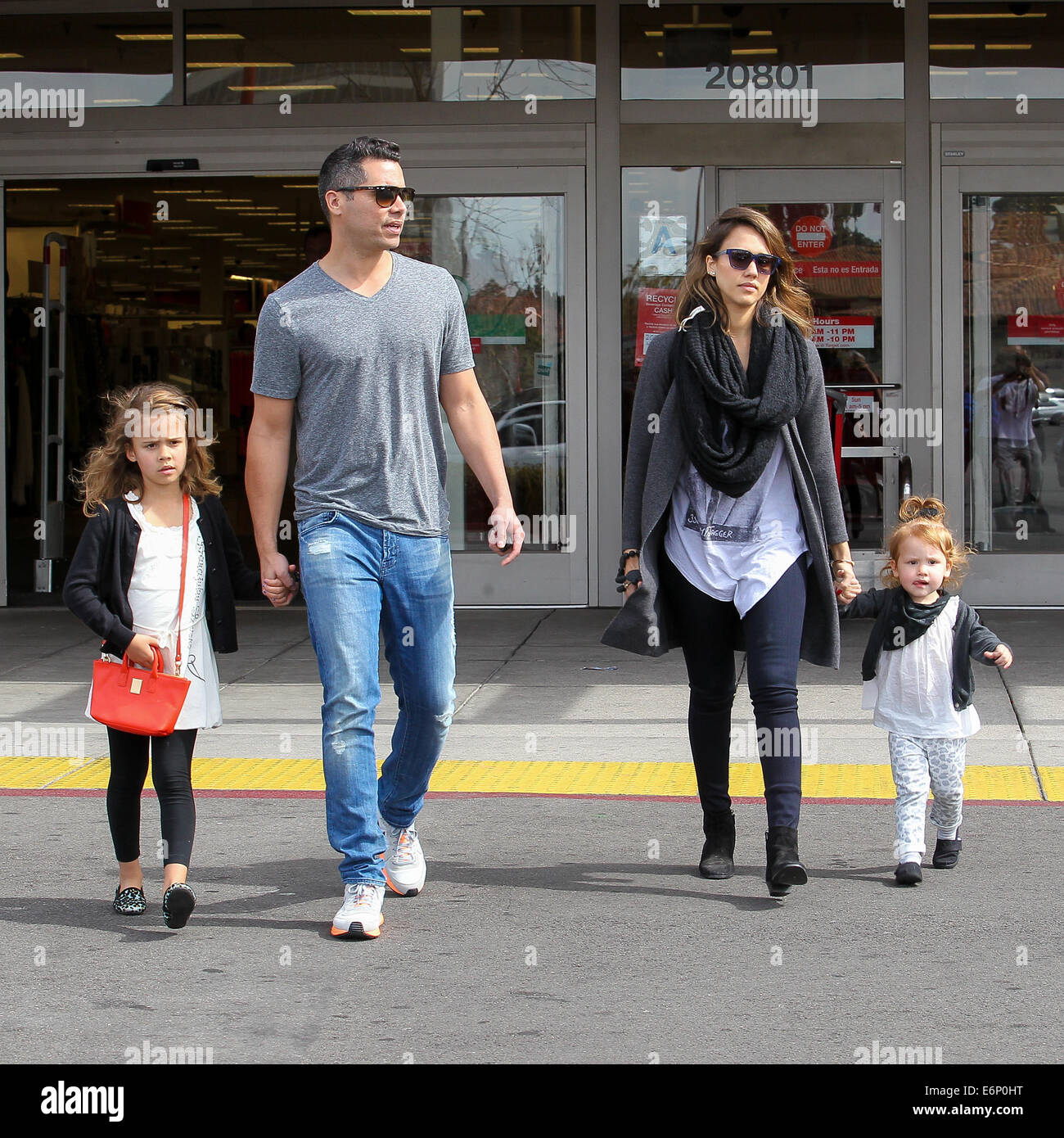Jessica Alba Husband Cash Warren And Their Daughters Go Shopping At Target Featuring Jessica Alba Cash Warren Haven Warren Honor Warren Where Los Angeles California United States When 22 Feb 2014 Stock Photo Alamy