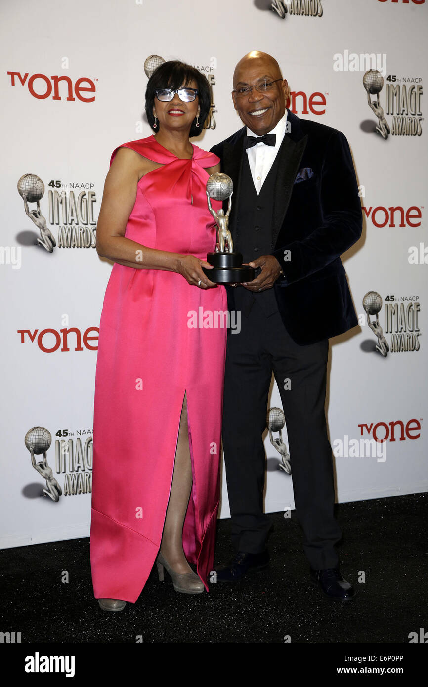 Honorees pose in 45th NAACP Image Awards Press Room at Pasadena Civic