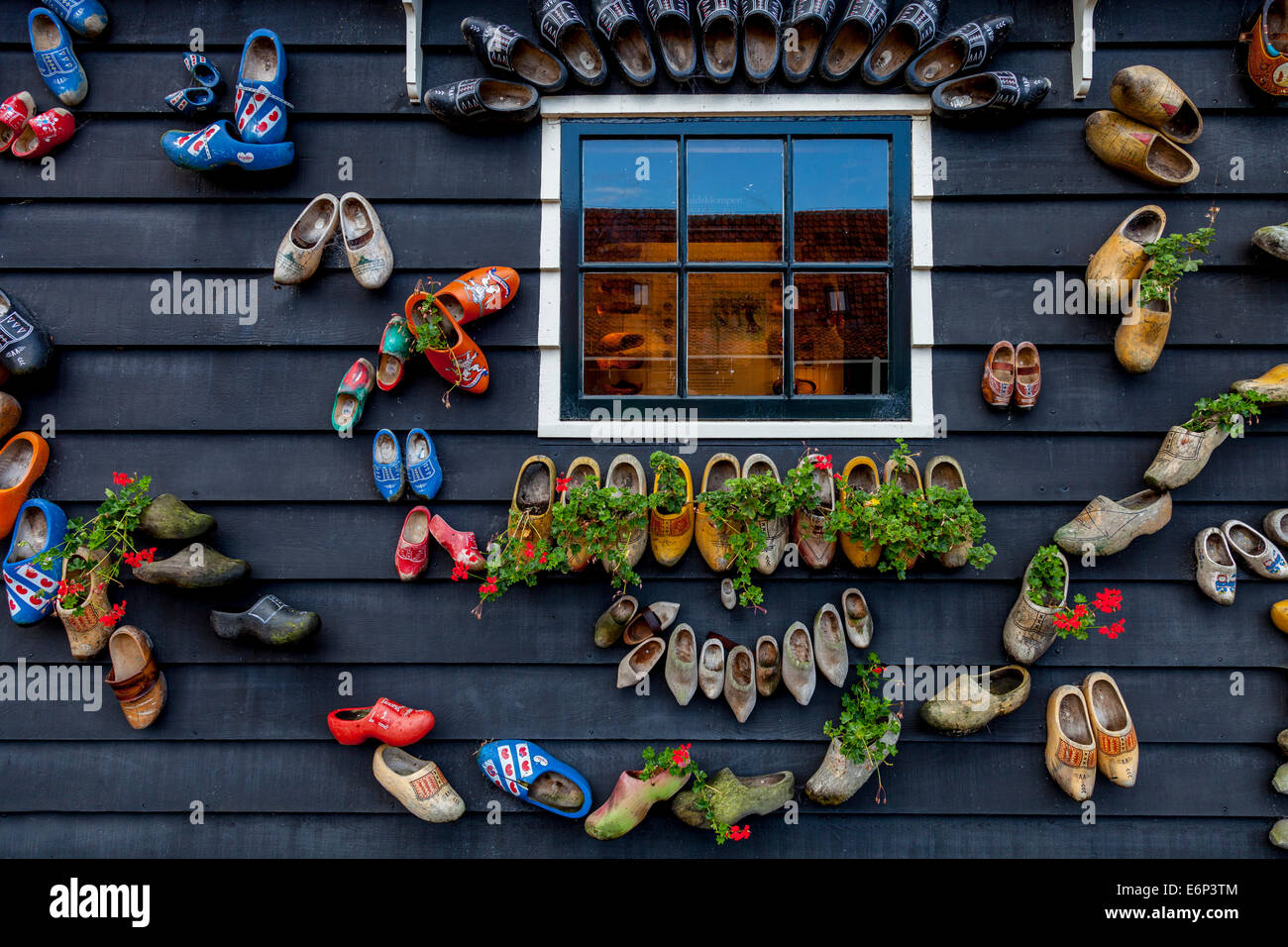 Colourful Craft Shop, Zaanse Schans, Amsterdam, Holland Stock Photo - Alamy