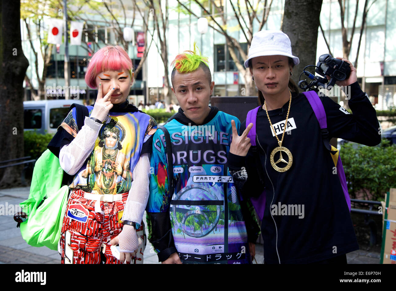 Young Japanese people, street culture, urban fashion. Omote-sando, Harajuku area, Tokyo, Japan, Asia Stock Photo