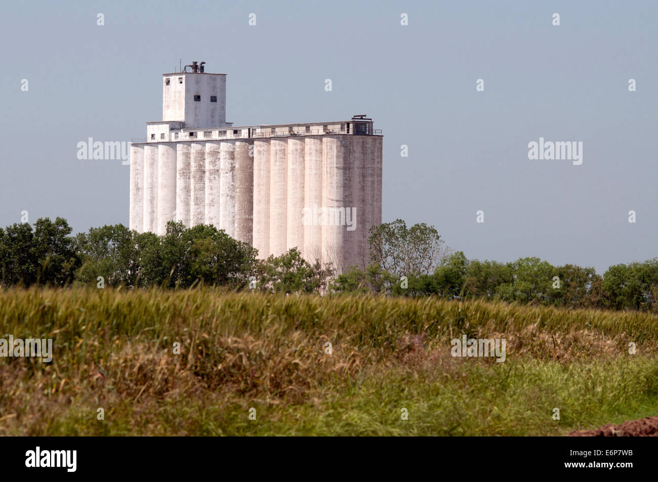 USA, Kansas. Grain Elevators in Clearwater, Kansas, USA Stock Photo Alamy