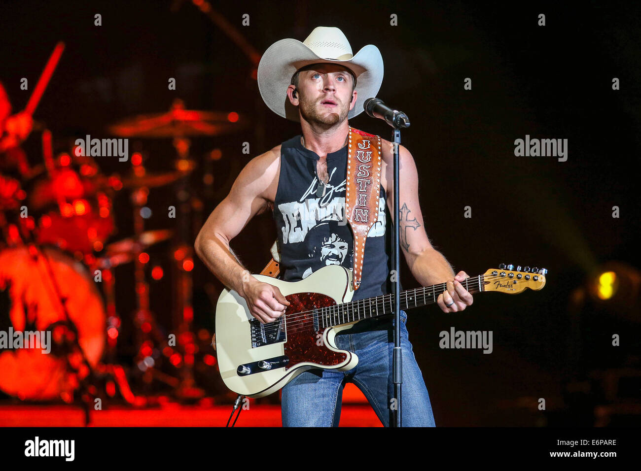 Raleigh, North Carolina, USA. 21st Aug, 2014. Music artist JUSTIN MOORE ...