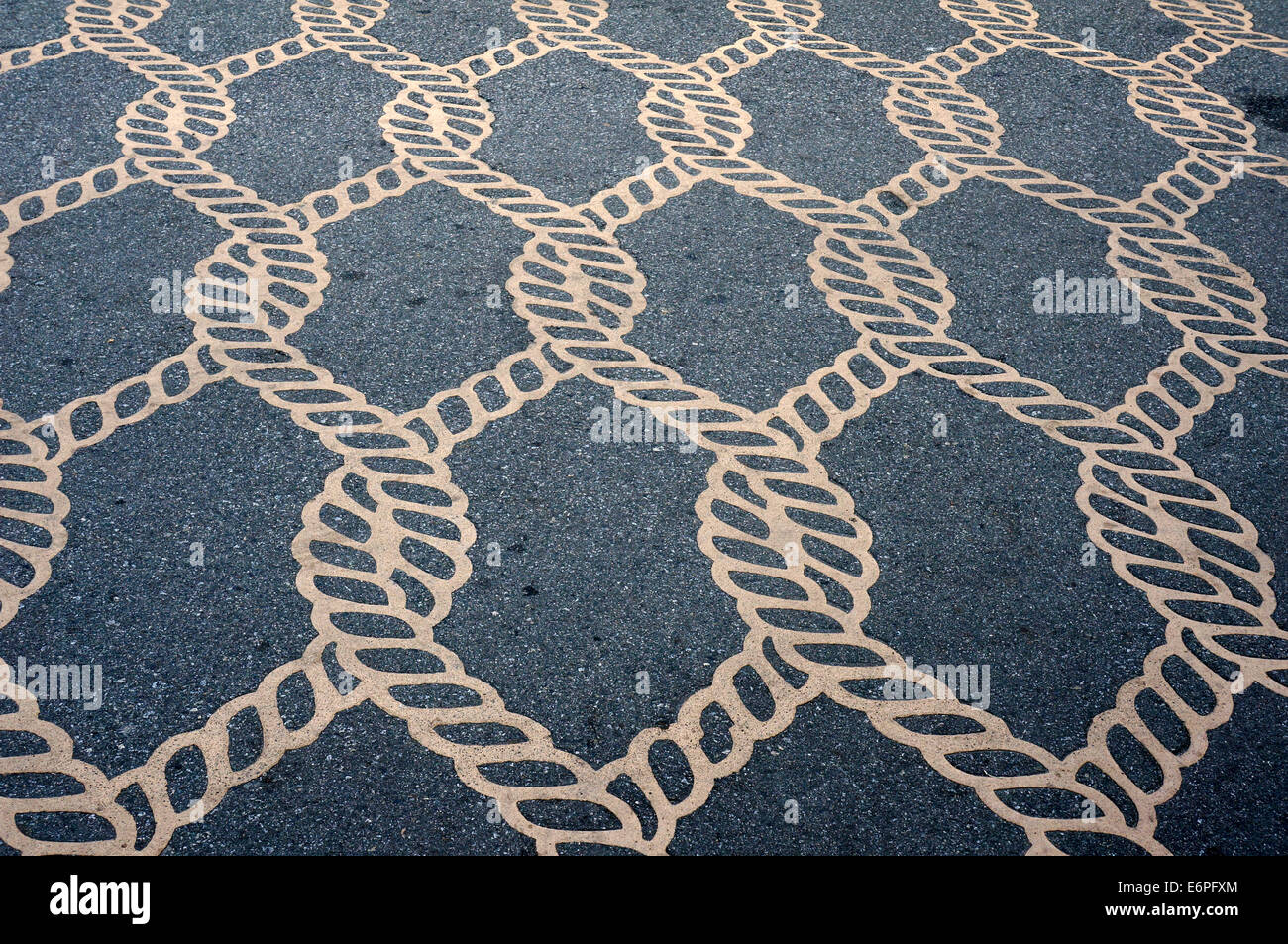 Entwined rope design hi-res stock photography and images - Alamy