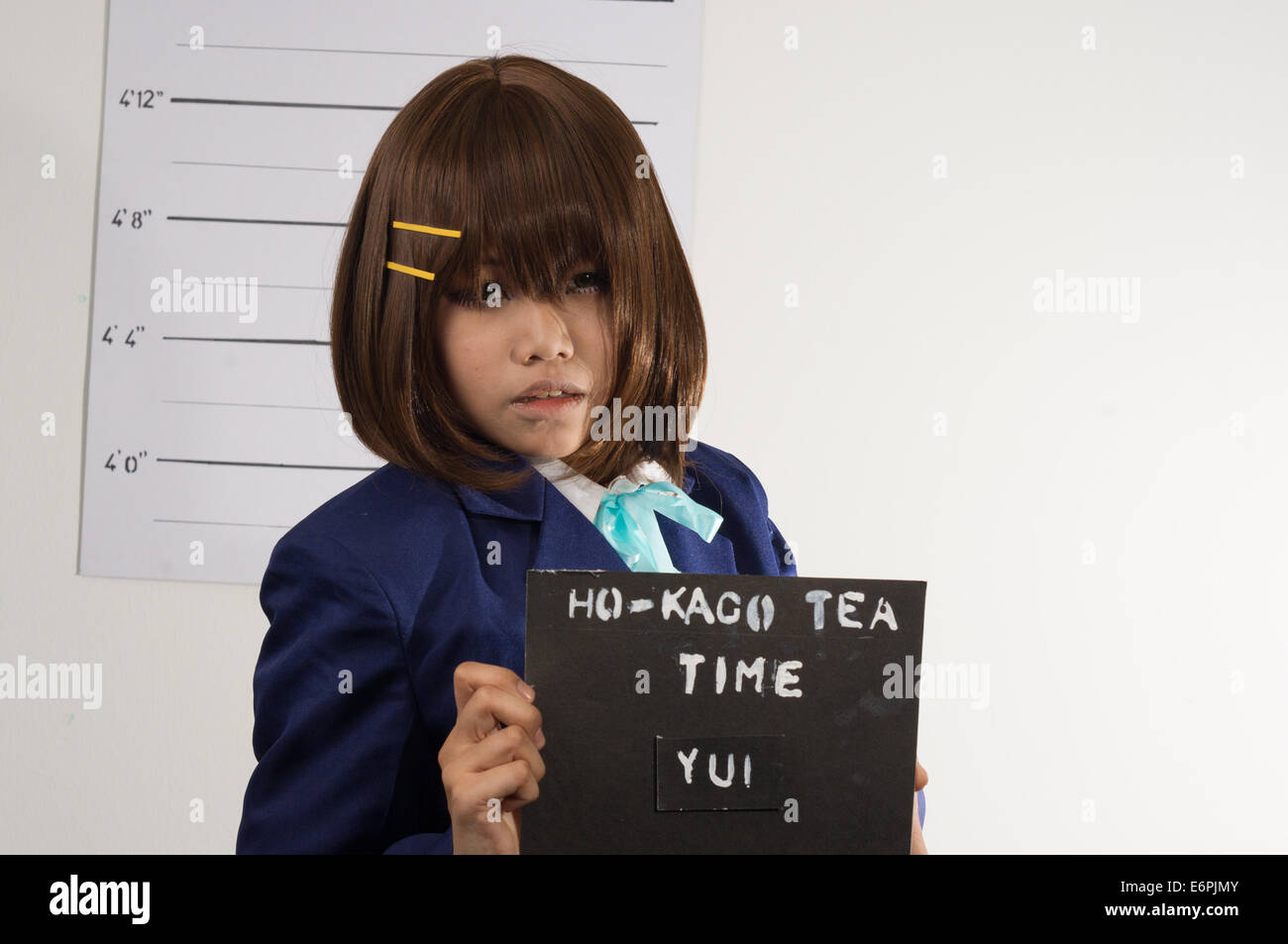 a cosplayer doing Yui Hirasawa from the anime k-on Stock Photo - Alamy