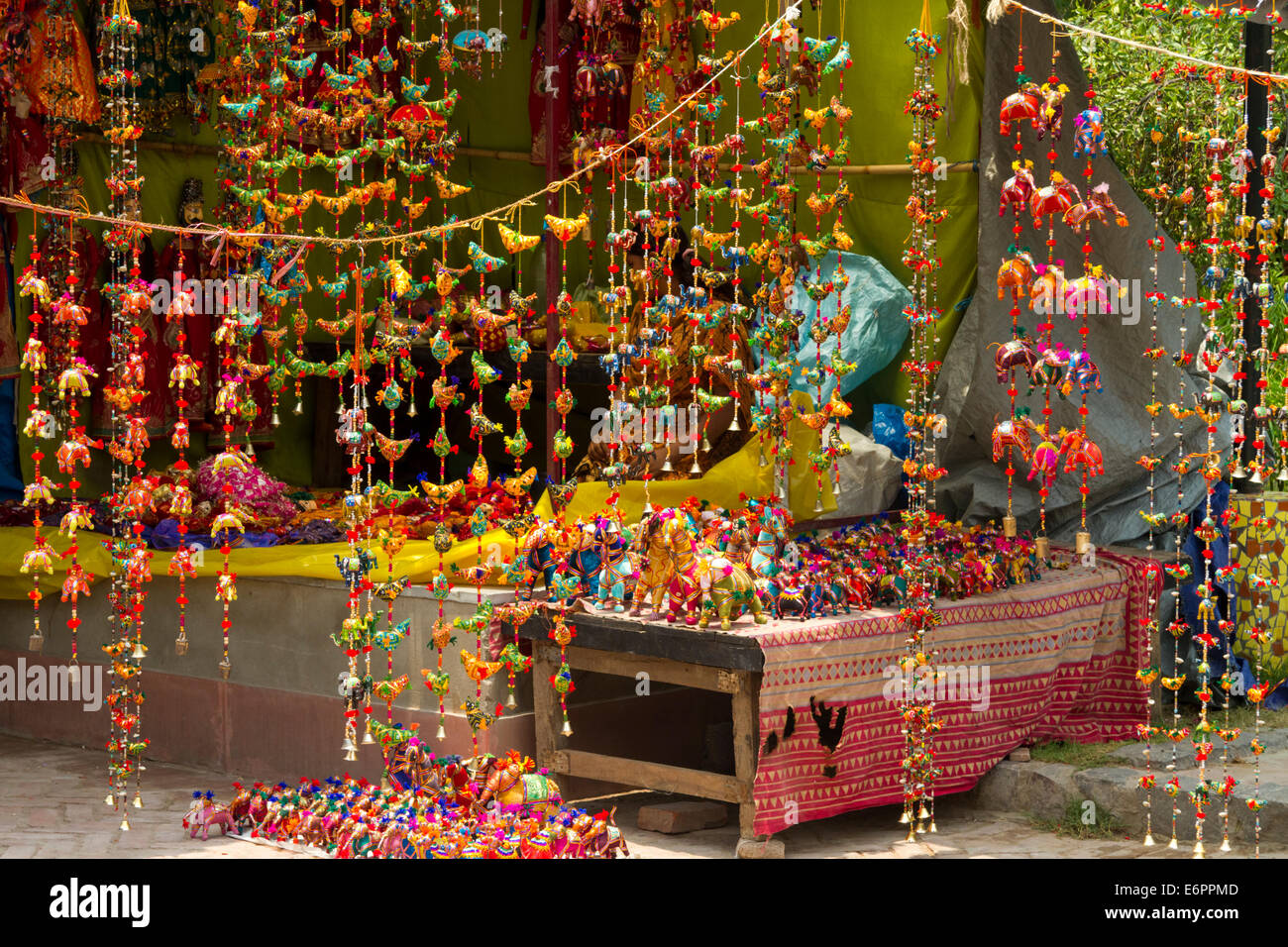 Souvenir stall at Dilli Haat craft market, Delhi Stock Photo Alamy