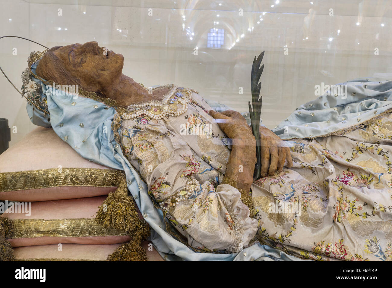 The mortal remains of the saint Santa Columba, mummy, crypt, Cathedral of San Sabino, Bari, Apulia, Italy Stock Photo