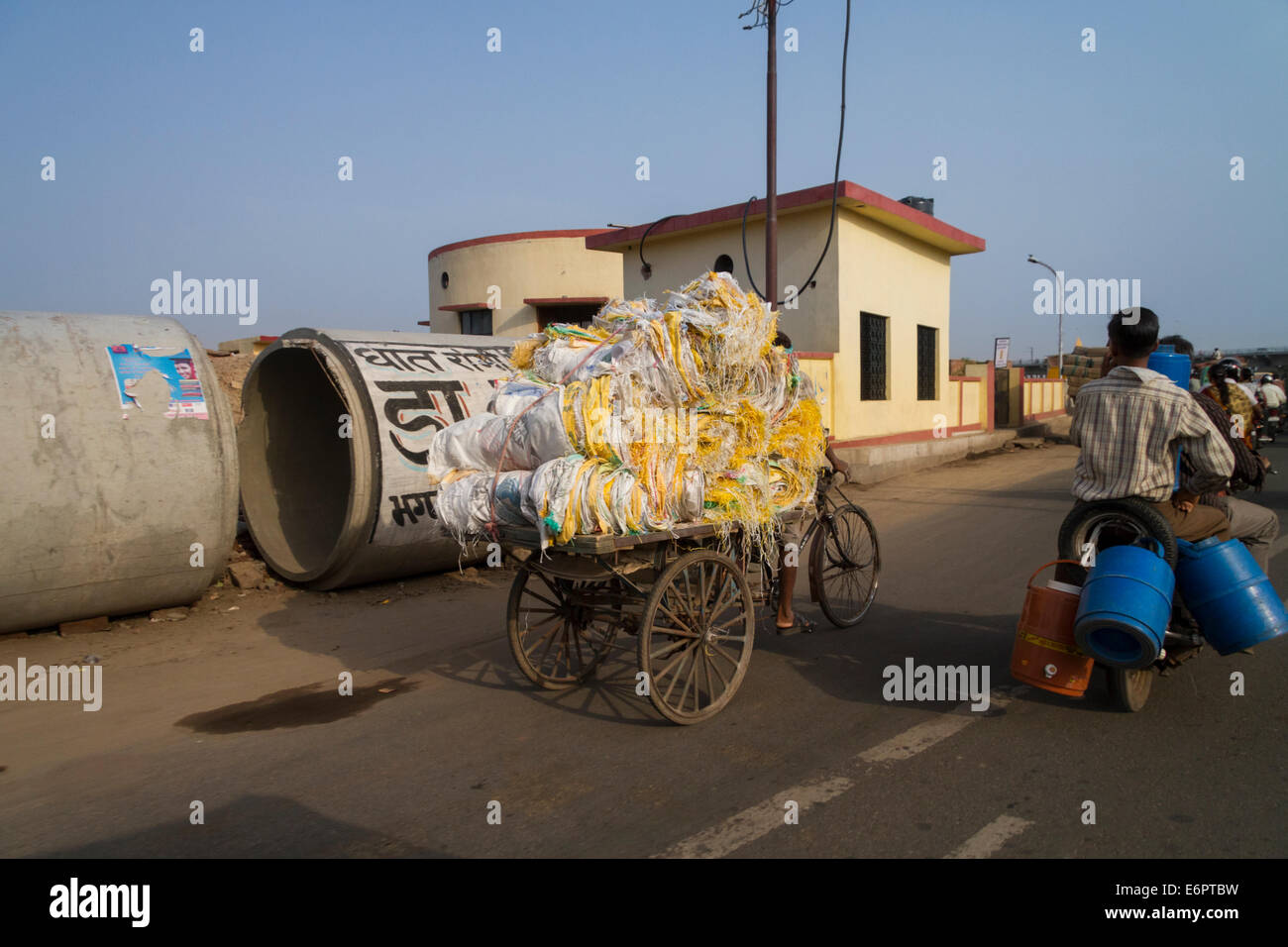 Overloaded Rickshaw High Resolution Stock Photography and Images - Alamy