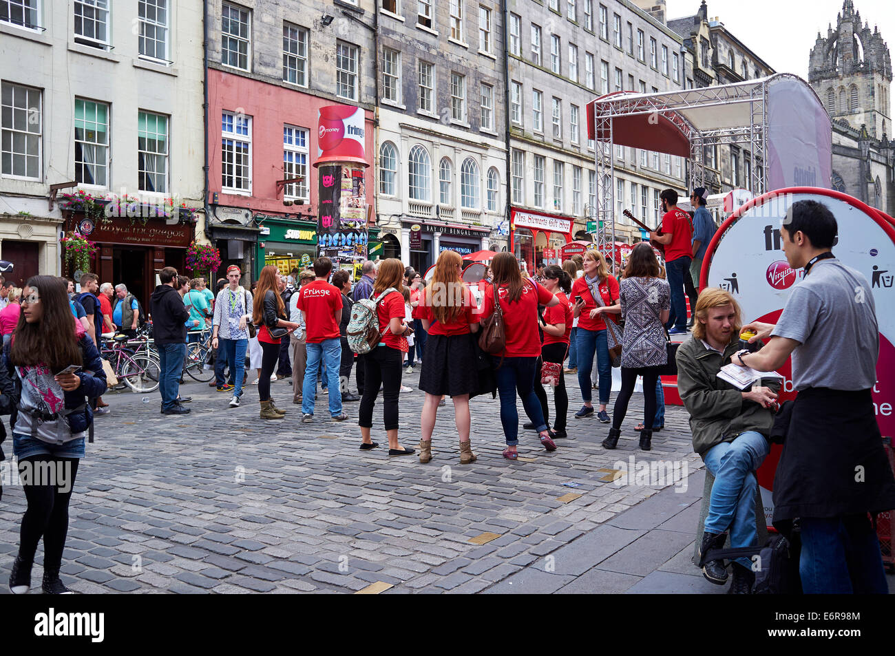 Edinburgh Festival 2014, Edinburgh, Scotland, troupe of performers on High Street Stock Photo