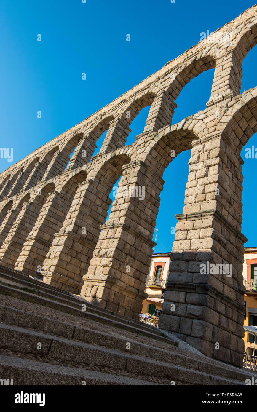 Roman aqueduct bridge, Segovia, Castile and Leon, Spain Stock Photo