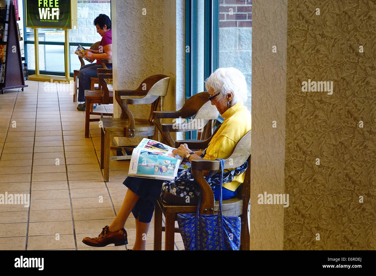 Women Reading Magazines In Barnes And Noble Bookstore Clark Nj