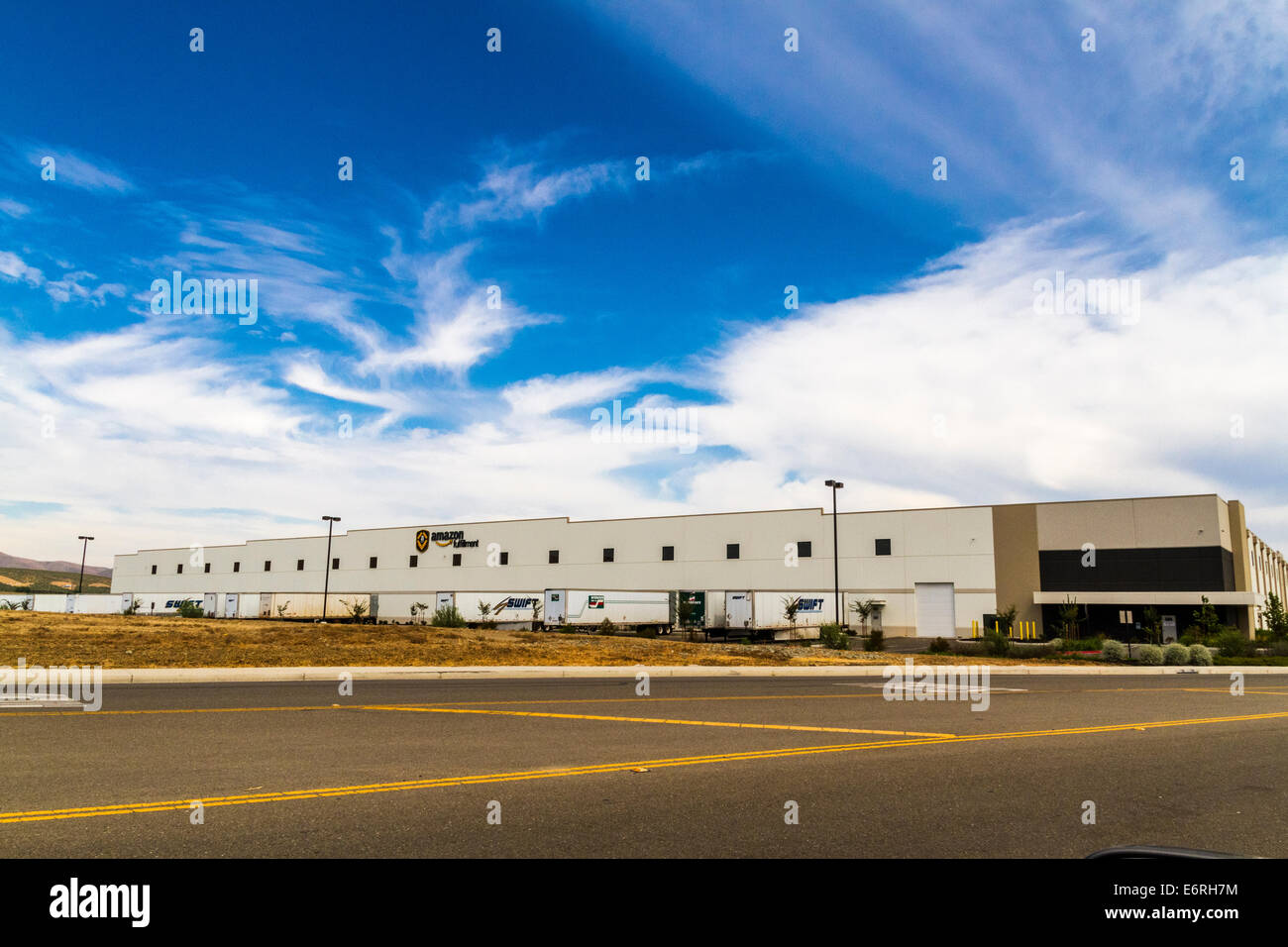 The New Amazon Fulfillment center in Patterson California Stock Photo