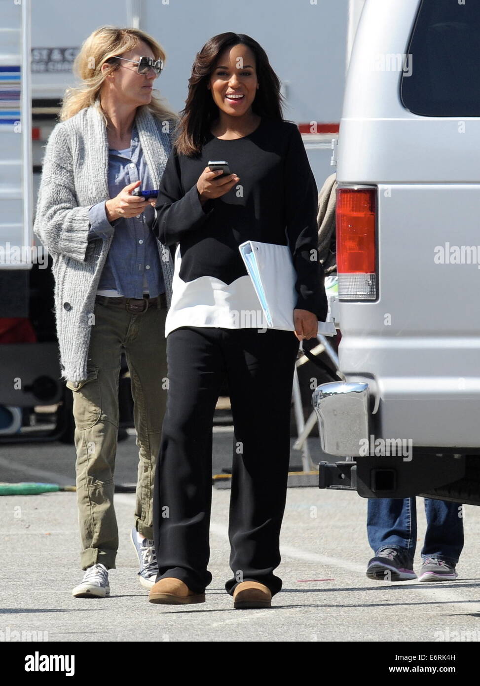 Kerry Washington Returns to Red Carpet Two Months After Giving Birth, image size:973x1390