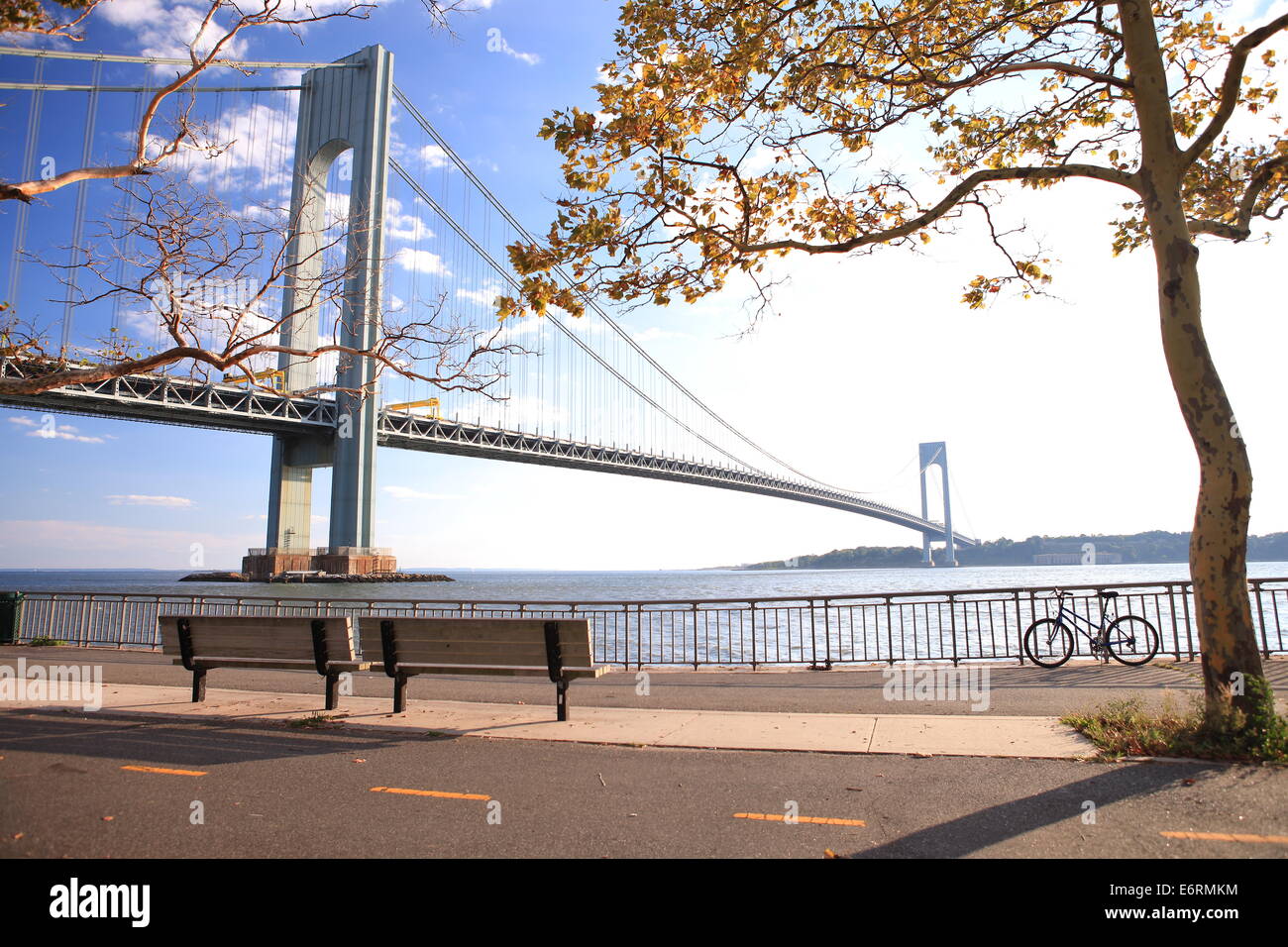 The VerrazanoNarrows Bridge , The largest and longest bridge in New