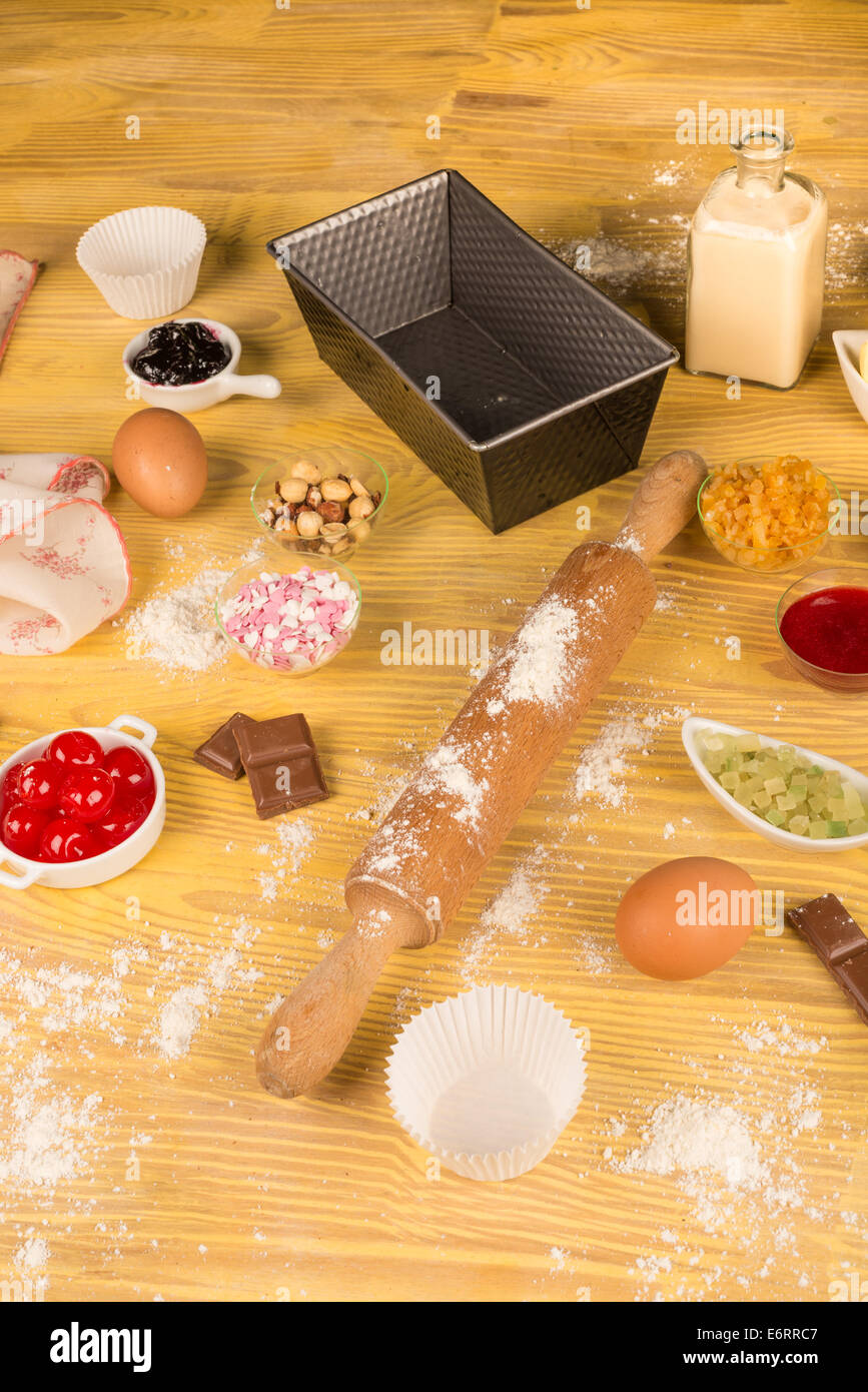 Ingredients and objects to bake cupcakes Stock Photo - Alamy