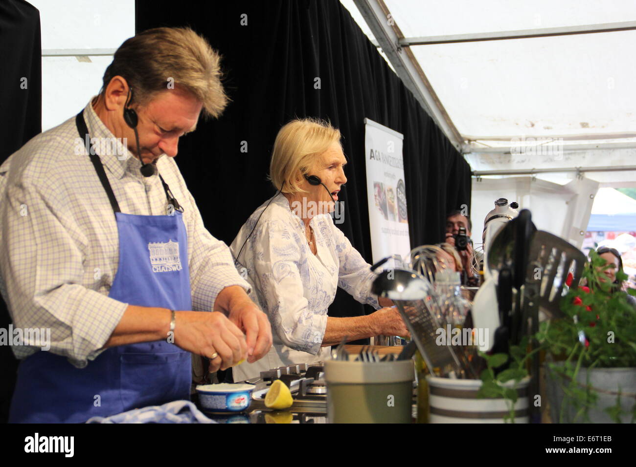 TV cook Mary Berry and broadcaster Alan Titchmarsh  give a cookery demonstration at Chatsworth Country Fair, Derbyshire, UK Stock Photo