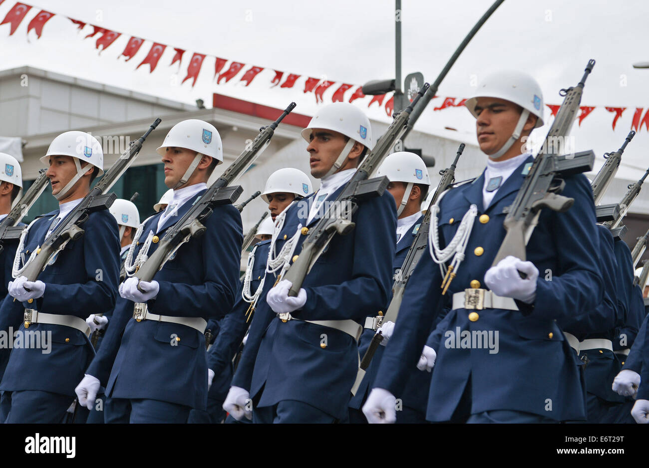 Istanbul, Turkey. 30th Aug, 2014. Turkish soldiers participate in a military parade marking the 92nd anniversary of the Victory Day in Istanbul, Turkey, Aug. 30, 2014. Turkey commemorated the anniversary of the day in 1922 that marked the end of Turkey's independence war with a victory over Greek occupation troops in Anatolia. Credit:  Lu Zhe/Xinhua/Alamy Live News Stock Photo