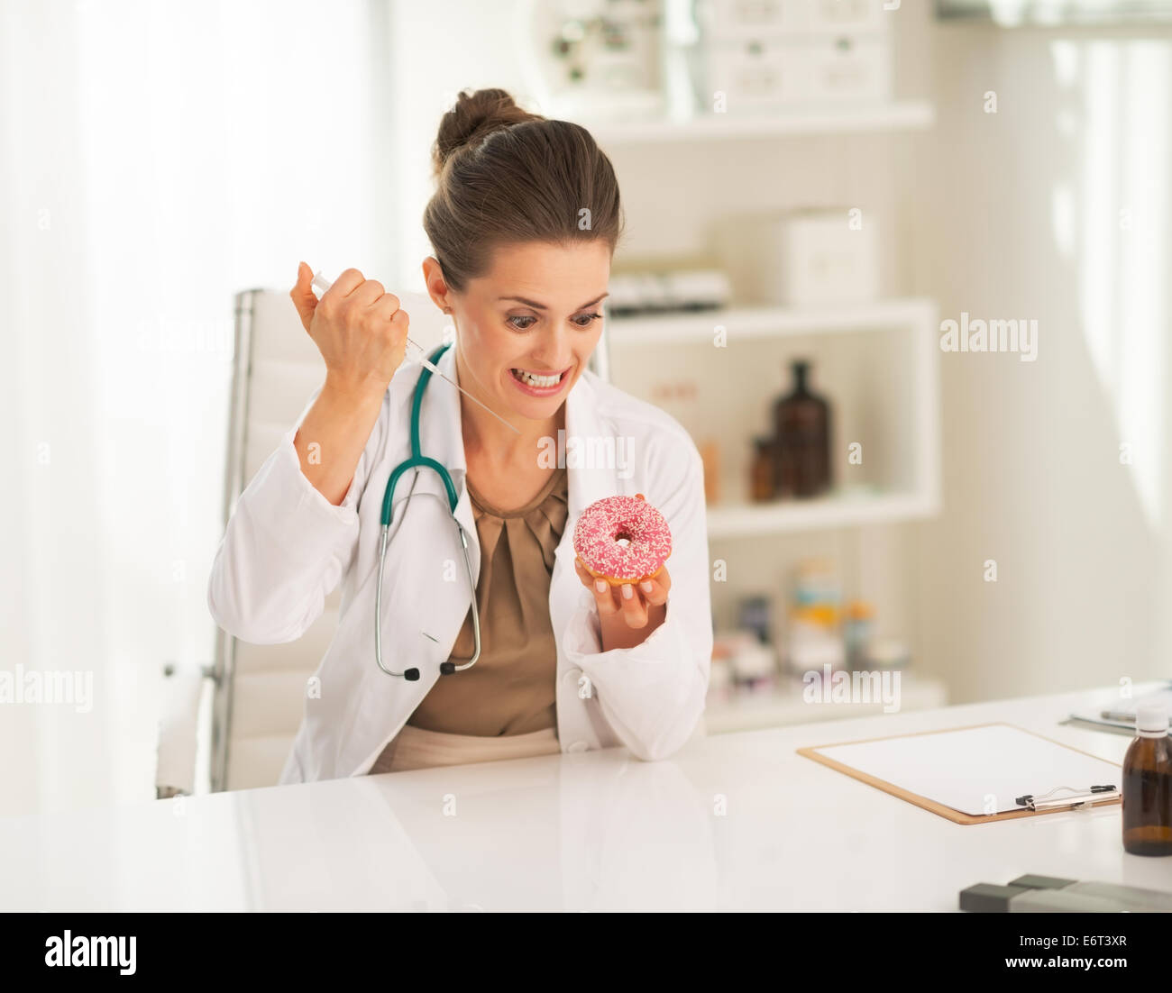 Angry female doctor hi-res stock photography and images - Alamy