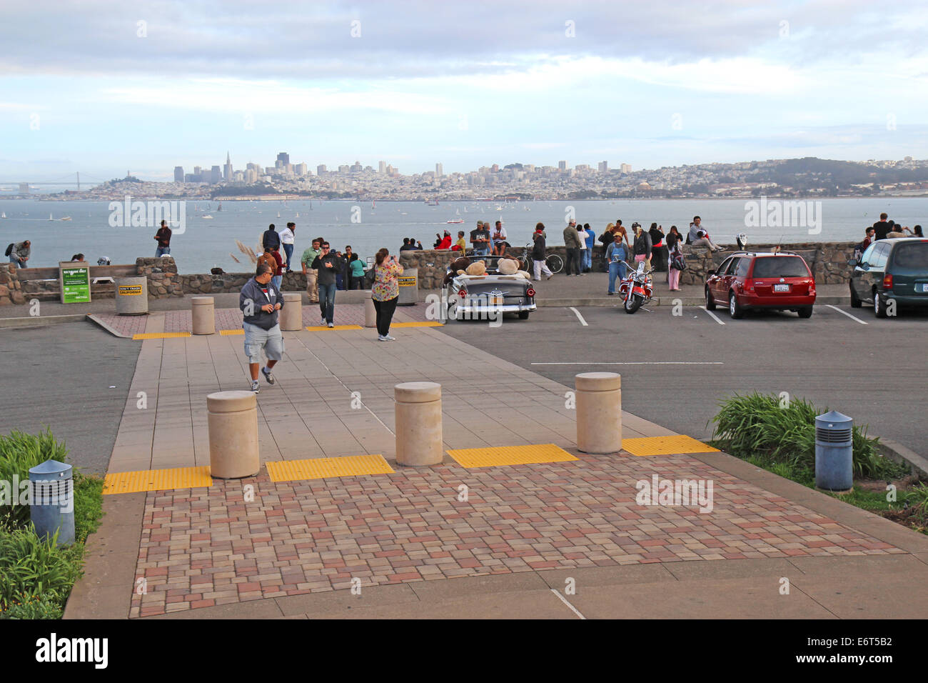 Tourists at the Vista Point parking lot at the northern end of the Golden Gate bridge from San Francisco, California Stock Photo