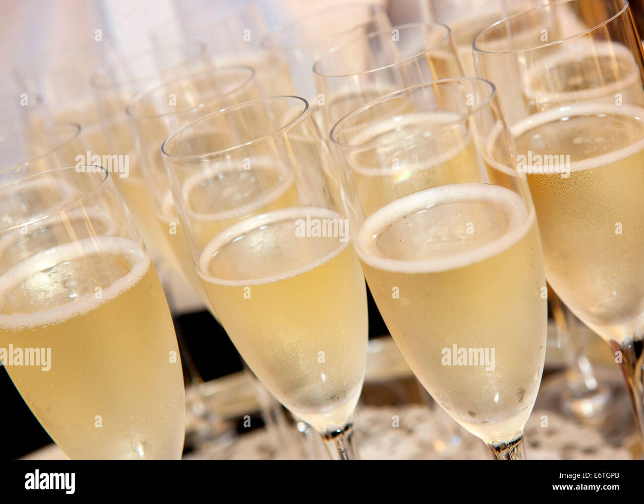 Catering glasses champagne hi-res stock photography and images - Alamy