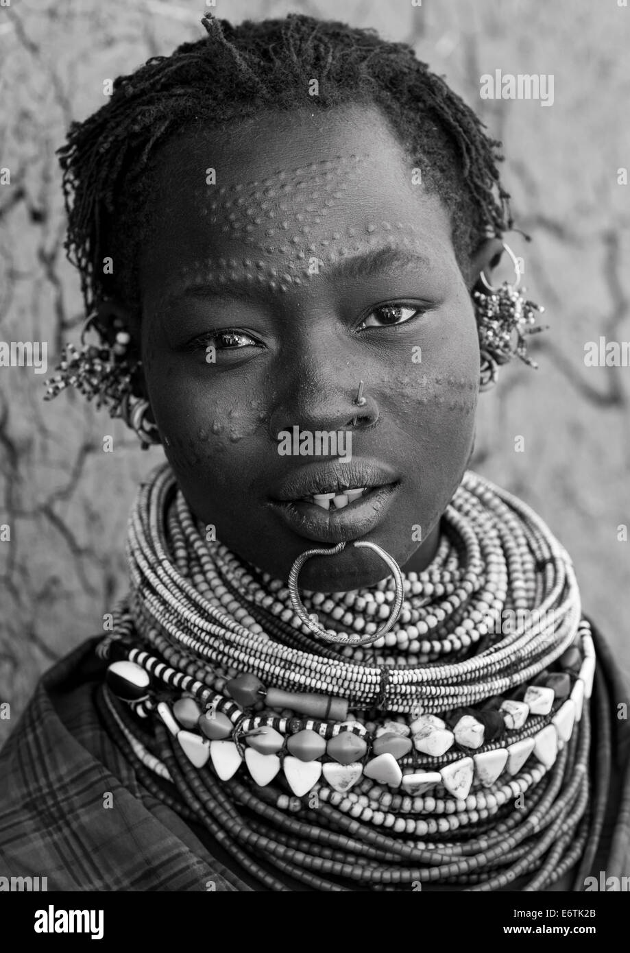 Ritual africa scarification hi-res stock photography and images - Alamy