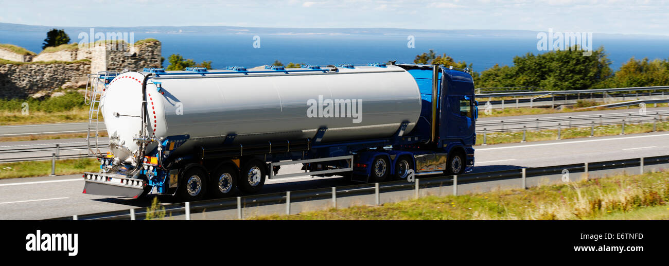 Fuel tanker truck hi-res stock photography and images - Alamy