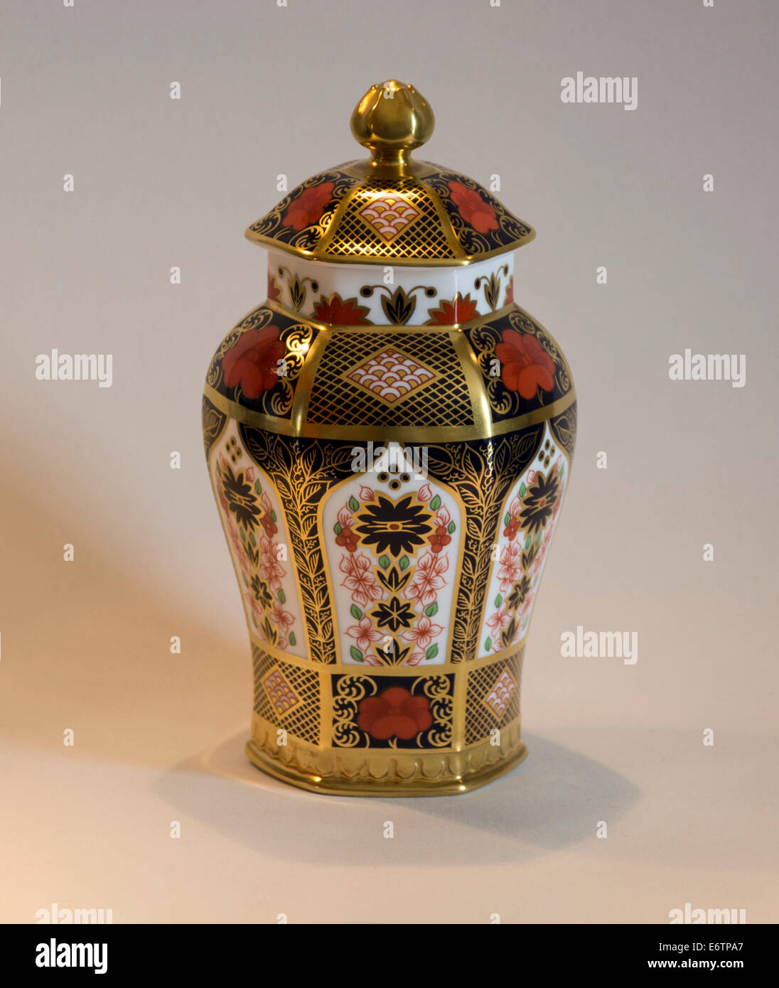  CROWN DERBY 1128 箱付き ROYAL CROWN DERBY 1128 箱付き CROWN DERBY 1128 箱付き CROWN DERBY