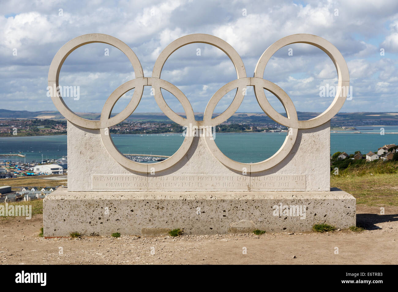 Olympic rings sculpture hires stock photography and images Alamy