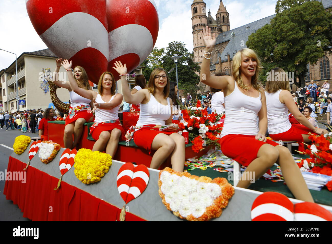 Worms, Germany. 31st Aug, 2014. Girls from the Wormser Carneval Club WCC 1974 are pictured on a