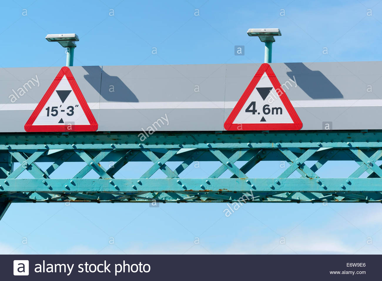 Bridge Height Sign Uk High Resolution Stock Photography and Images Alamy