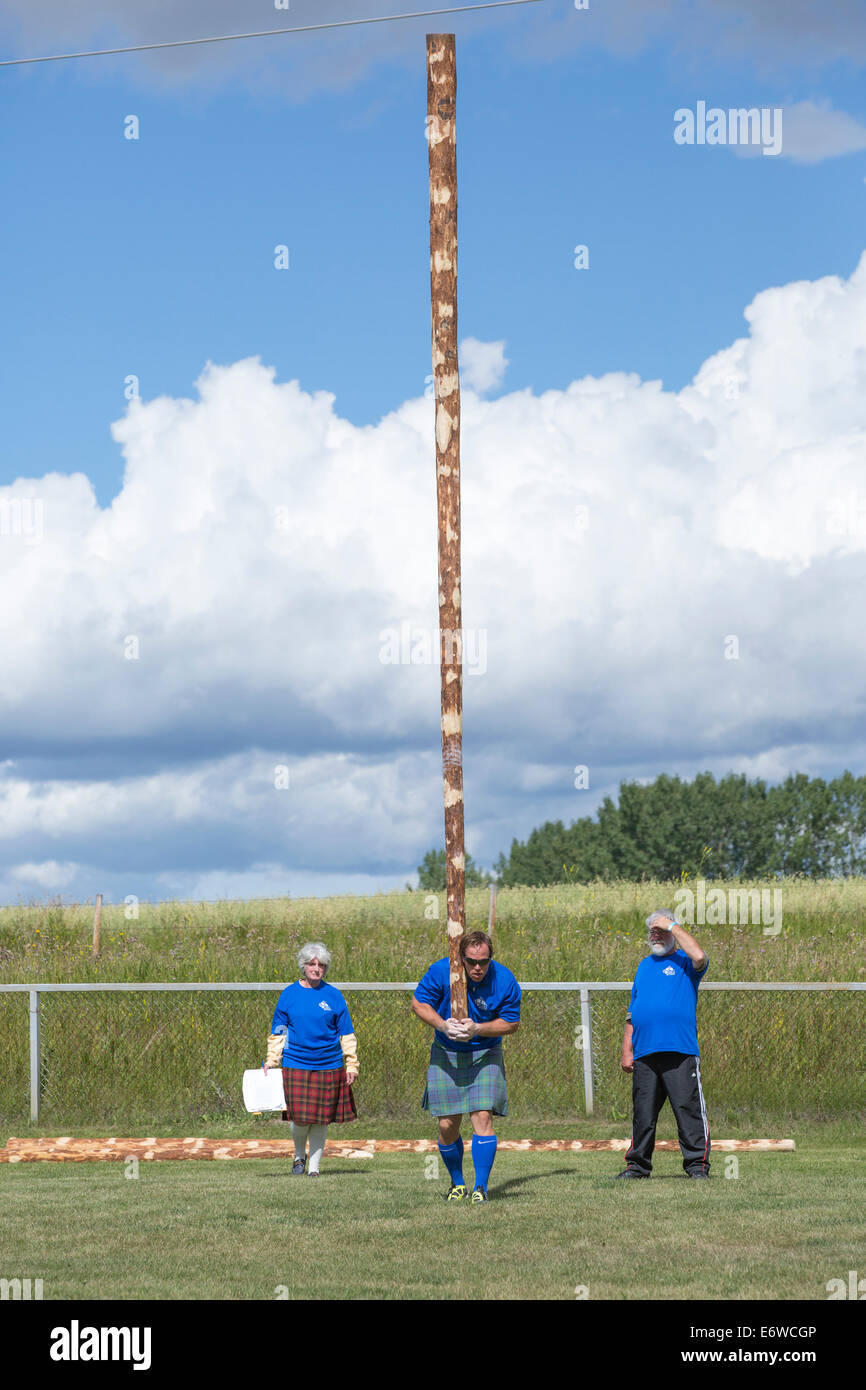 Tossing the caber canada hi-res stock photography and images - Alamy